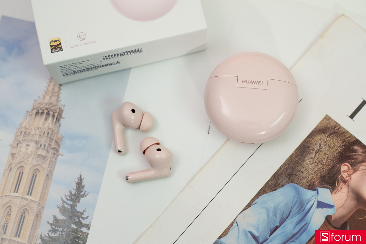 Trên tay Huawei FreeBuds 7i với trọng lượng mỗi bên tai nghe chỉ 5.4gr