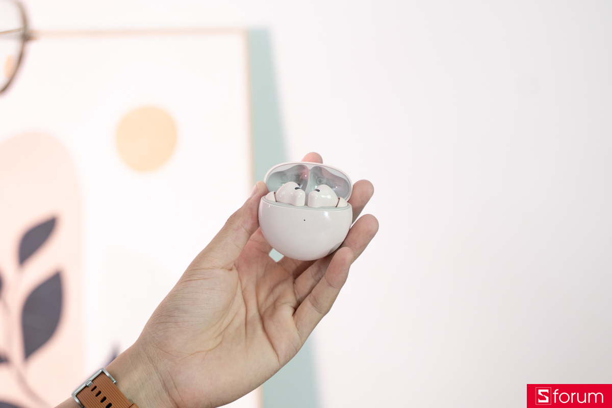 Trên tay Huawei FreeBuds 7i phiên bản màu trắng
