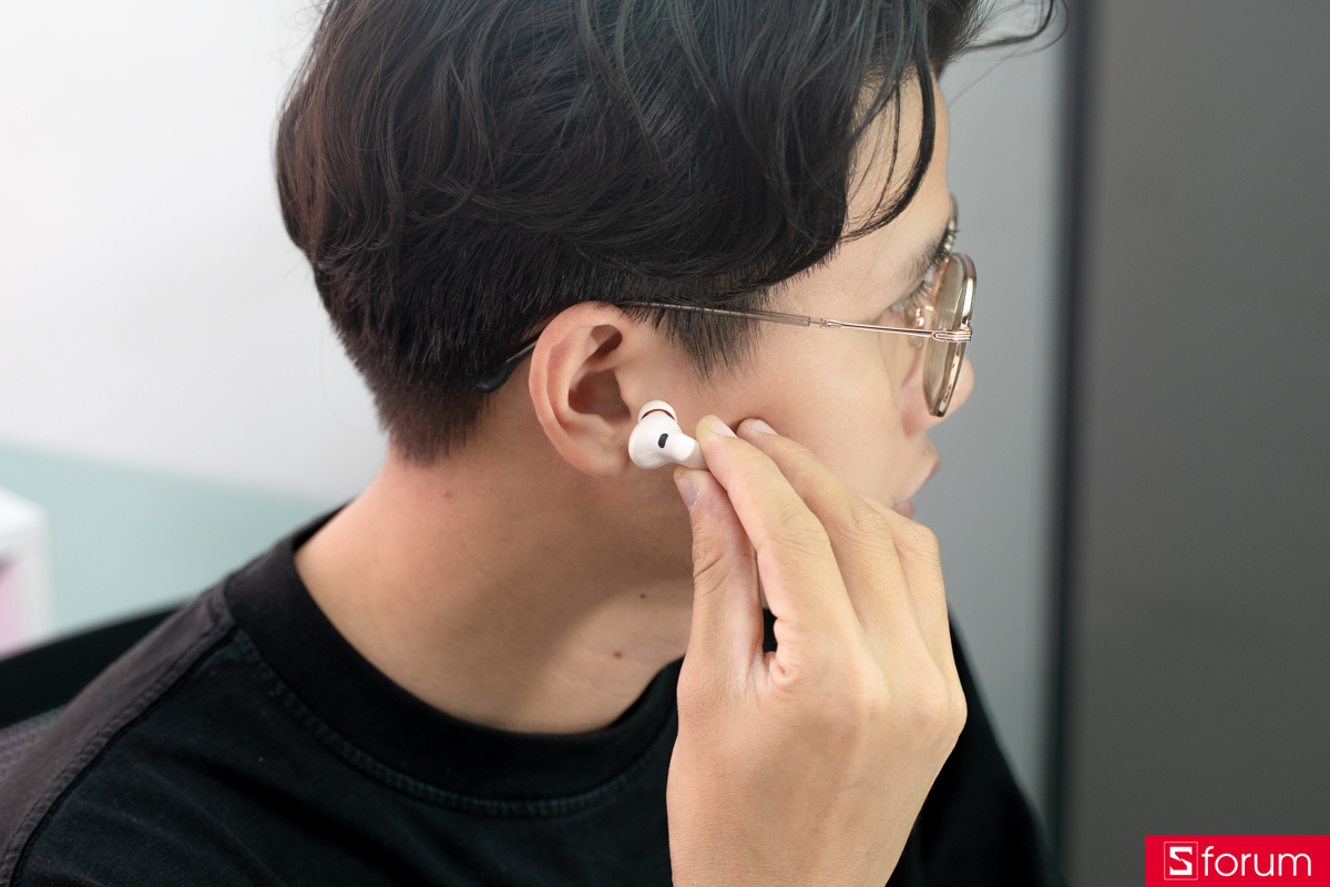 Trên tay Huawei FreeBuds 7i giúp mang lại cảm giác đeo thoải mái hơn