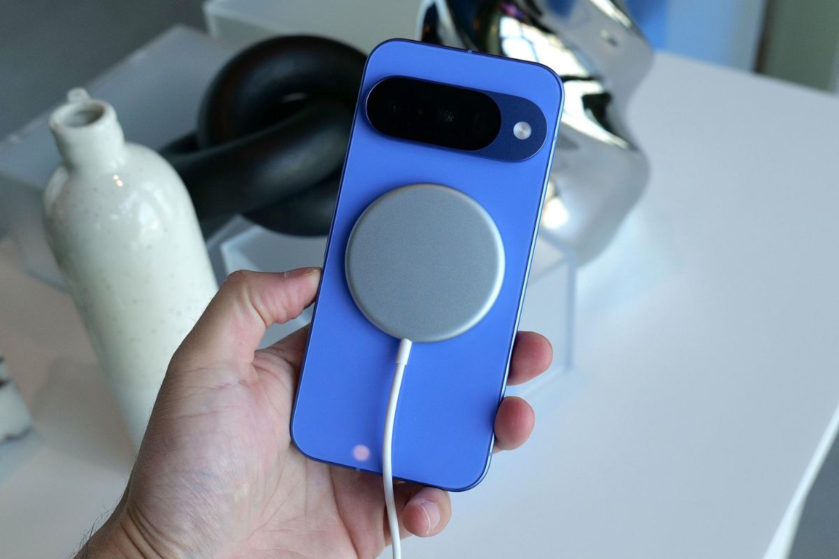 Trên tay Google Pixel 10 series về về khả năng sạc