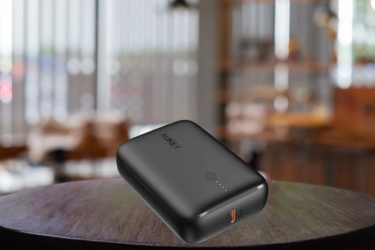 Pin dự phòng Aukey 10,000mAh PD 20W cũng là deal Black Friday cháy hàng