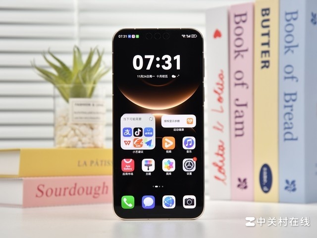 Cận cảnh Huawei Mate 80 Pro Max về màn hình và khả năng hiển thị