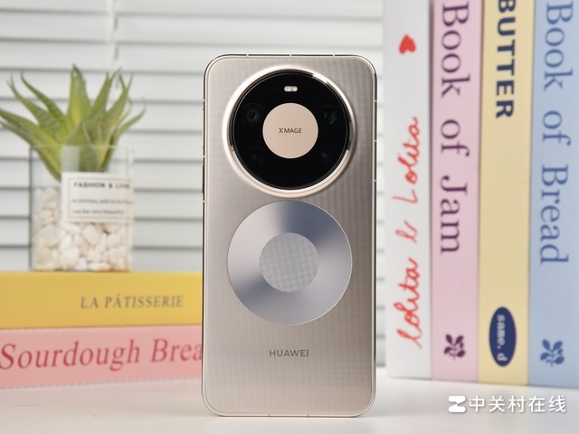 Cận cảnh Huawei Mate 80 Pro Max