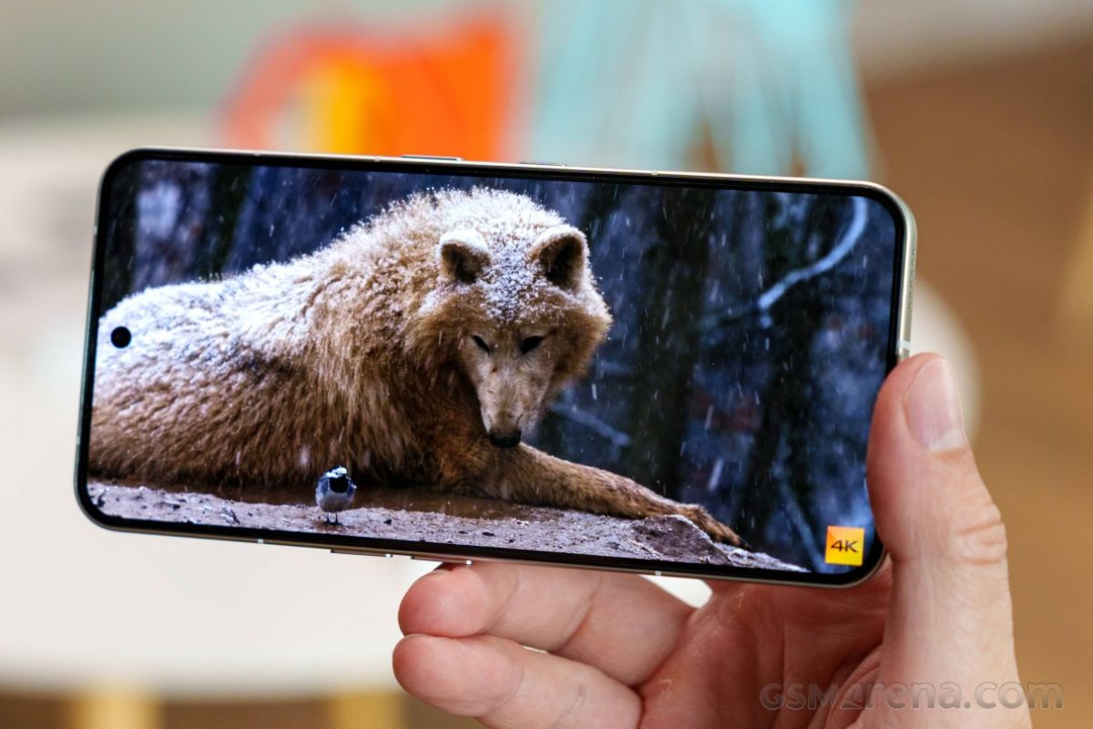 Cận cảnh Nothing Phone 3a với màn hình AMOLED 6.67 inches