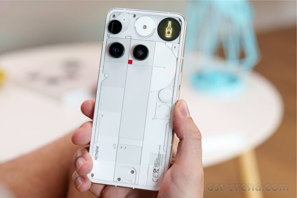 Màn hình ma trận điểm ảnh (dot-matrix) trên Nothing Phone 3a