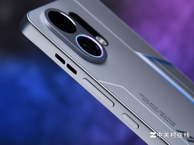OPPO K13 Turbo Pro có dung lượng pin 7,000mAh trong thân hình mỏng nhẹ