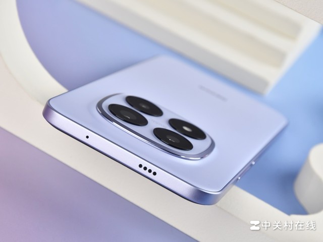 Cận cảnh Redmi Note 15 Pro+ ở cạnh trên