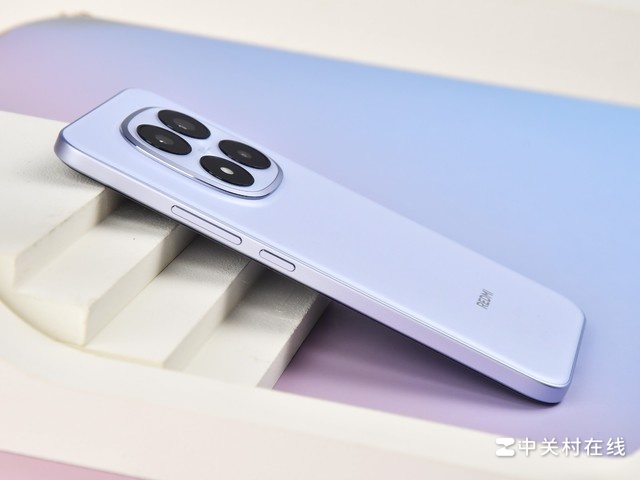 Cận cảnh Redmi Note 15 Pro+ với dung lượng pin khổng lồ