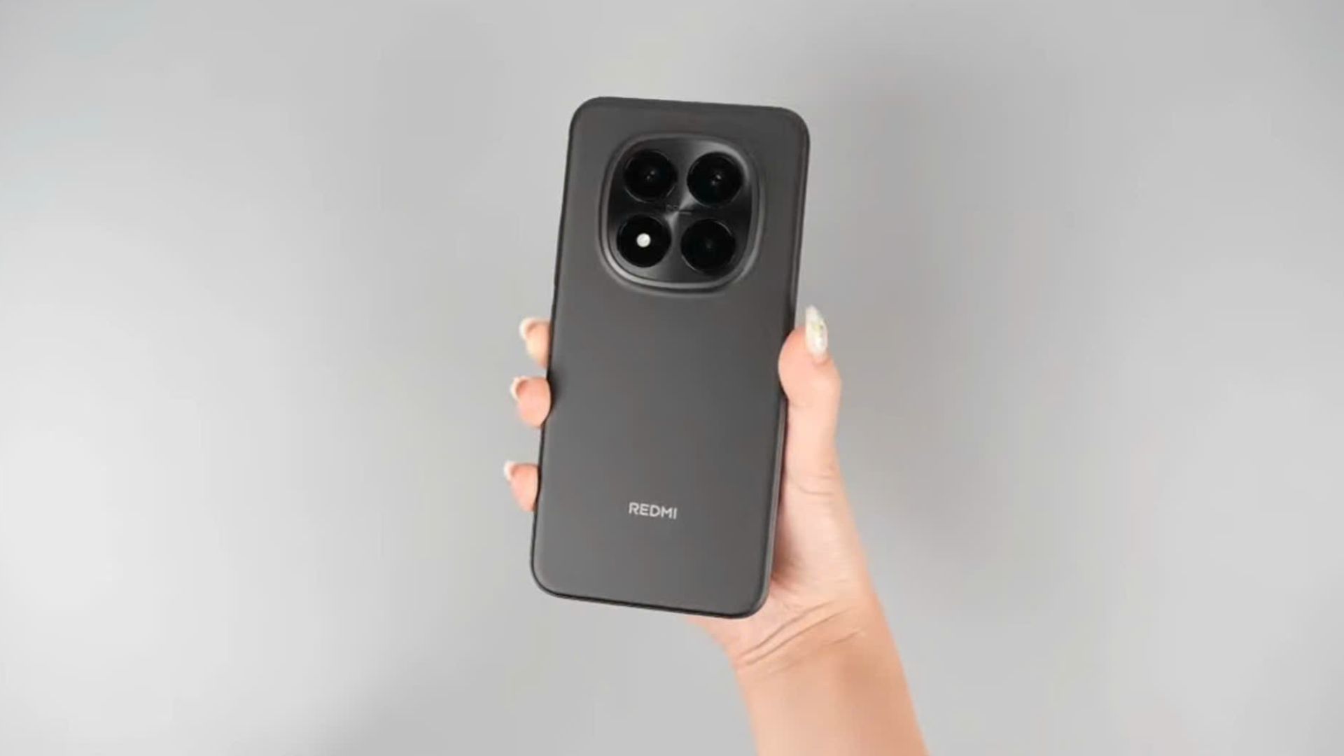 Đây là ảnh cận cảnh Redmi Note 15 Pro Plus: Snapdragon 7s Gen 4 đầu tiên, pin 7000mAh