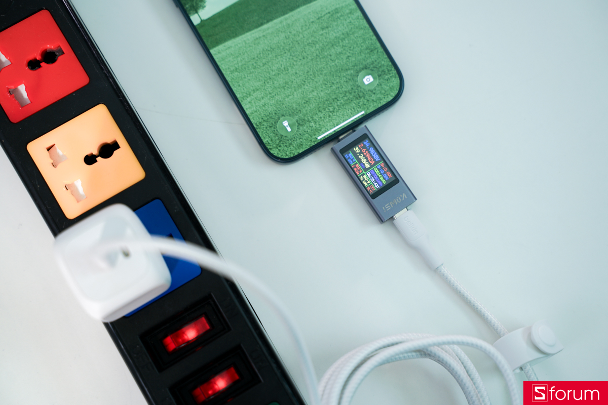 Trên tay củ sạc Belkin Type-C 50W: Kích thước nhỏ gọn dễ mang theo