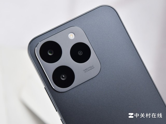 Cận cảnh realme 15T về camera