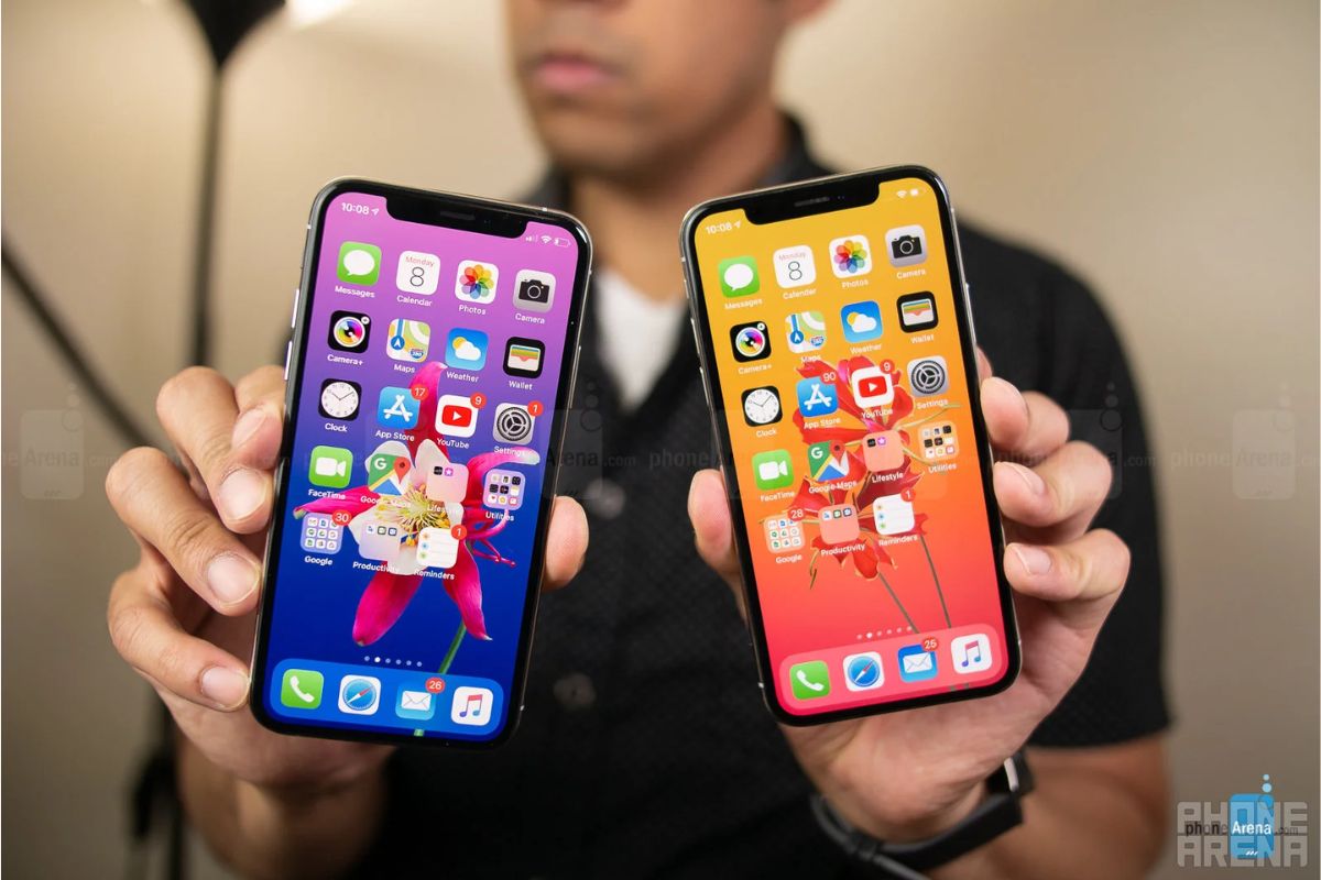 So sánh iPhone X và Xs về màn hình