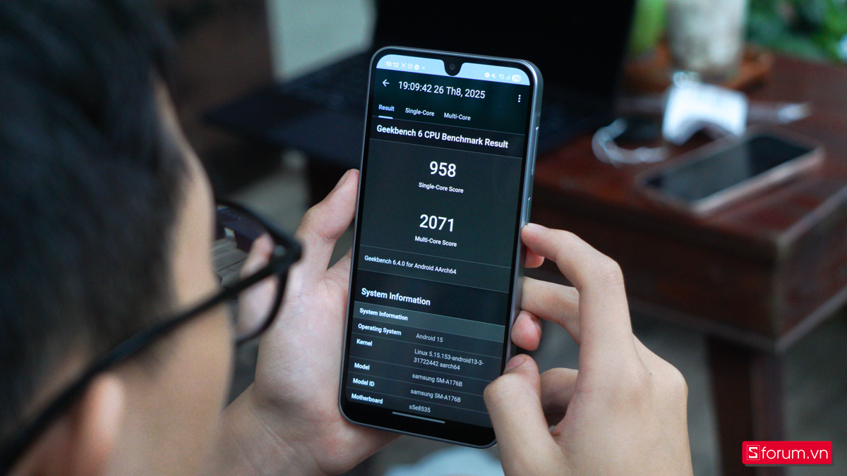 So sánh Samsung A17 5G và A16 5G về điểm số hiệu năng Geekbench