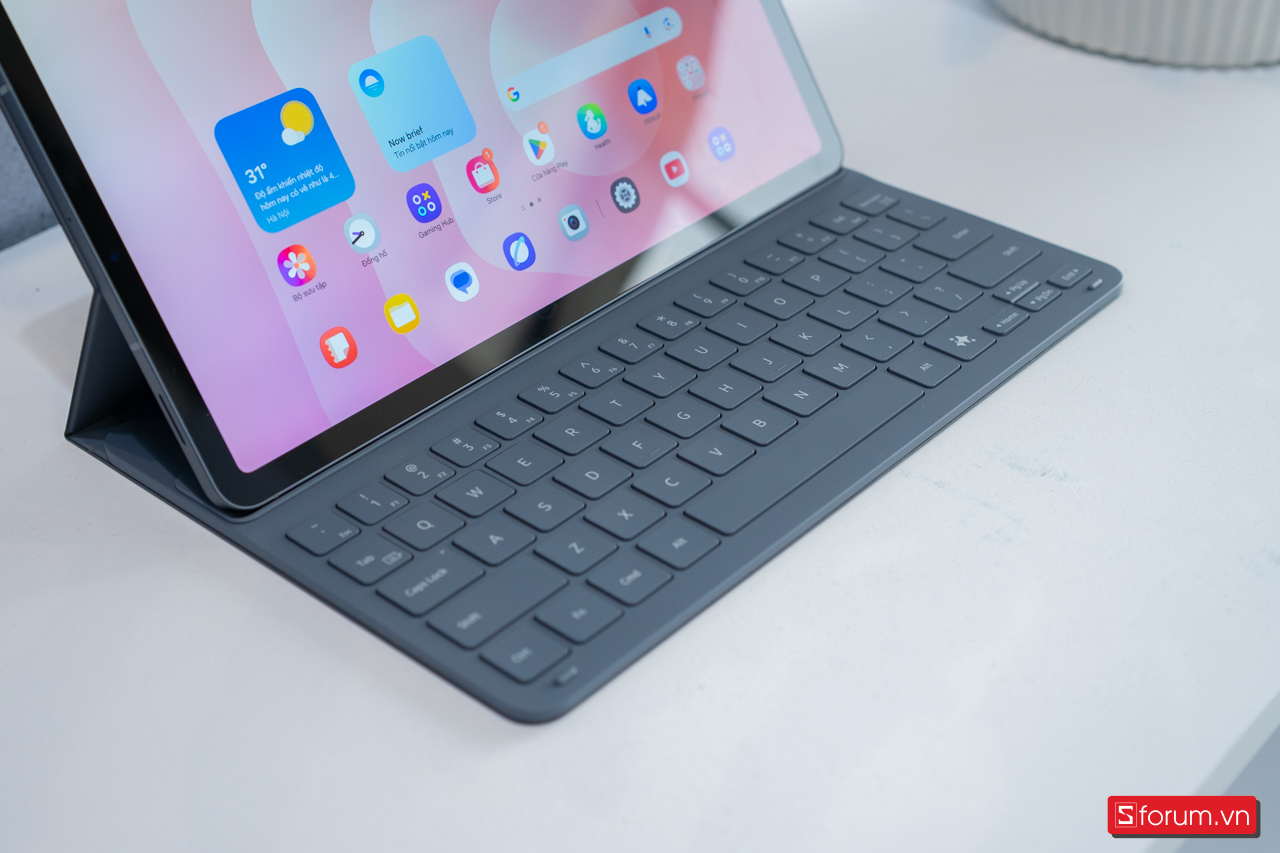 Trên tay Samsung Tab S11 với màn hình có viền khá dày