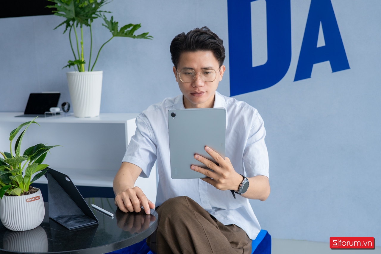 Trên tay Samsung Tab S11 với thời lượng sử dụng thoải mái cả ngày