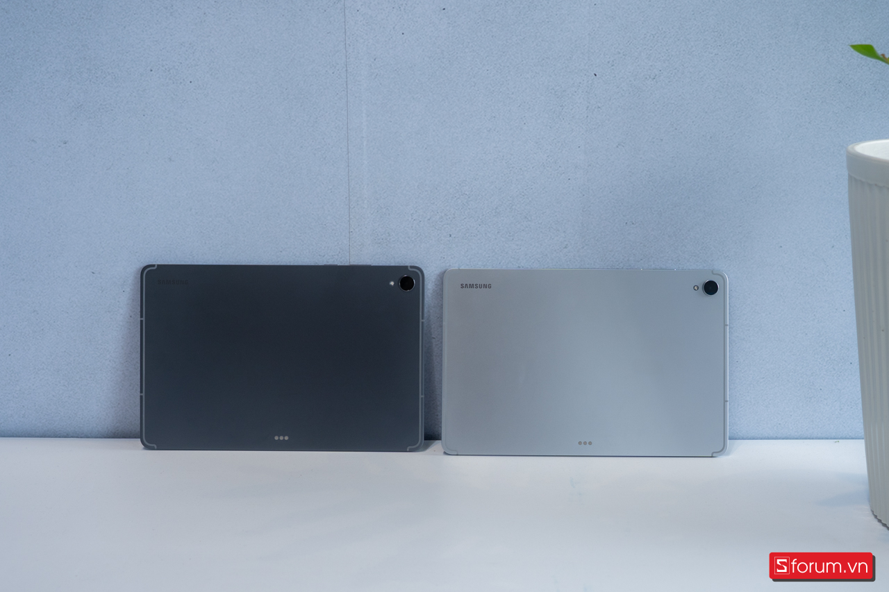 Trên tay Samsung Tab S11 về ngoại hình 