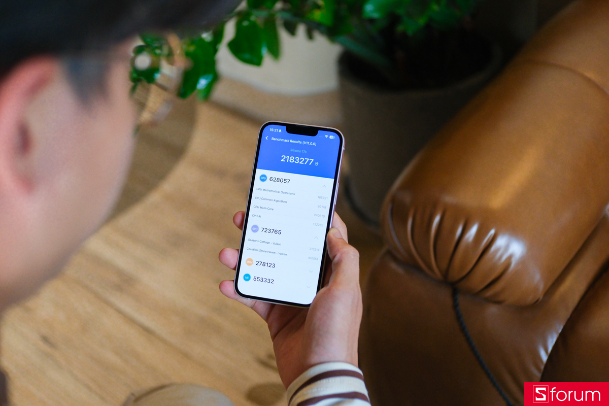 So sánh iPhone 17e vs Samsung Galaxy S25 FE về điểm Antutu