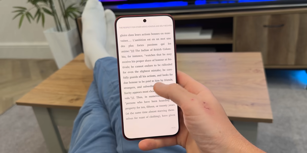 Cận cảnh TCL P80 Ultra chế độ đọc sách