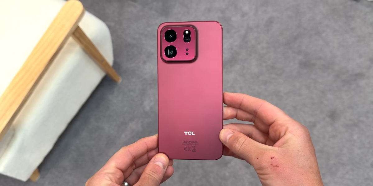 Cận cảnh TCL P80 Ultra với thiết kế camera sau hiện đại