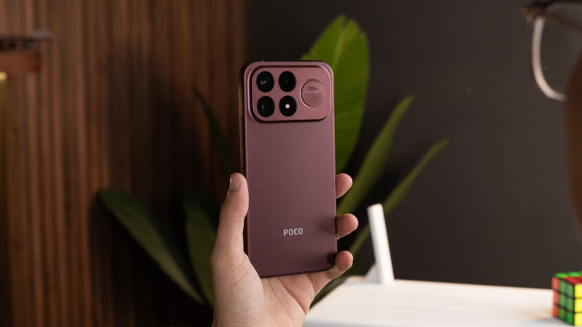 Những chiếc điện thoại màu đỏ đậm đang hot trend, bạn thích máy nào?