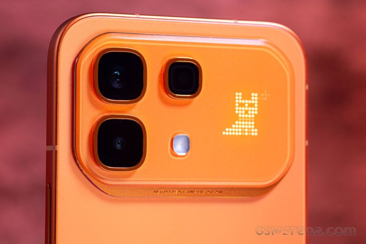 Cận cảnh Infinix Note 60 Pro với camera chính 50MP