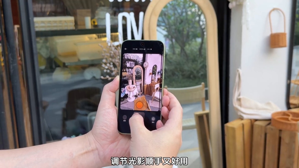 Cận cảnh OPPO Find X10 Pro Max xanh rừng về ảnh zoom tele từ camera tiềm vọng 70mm