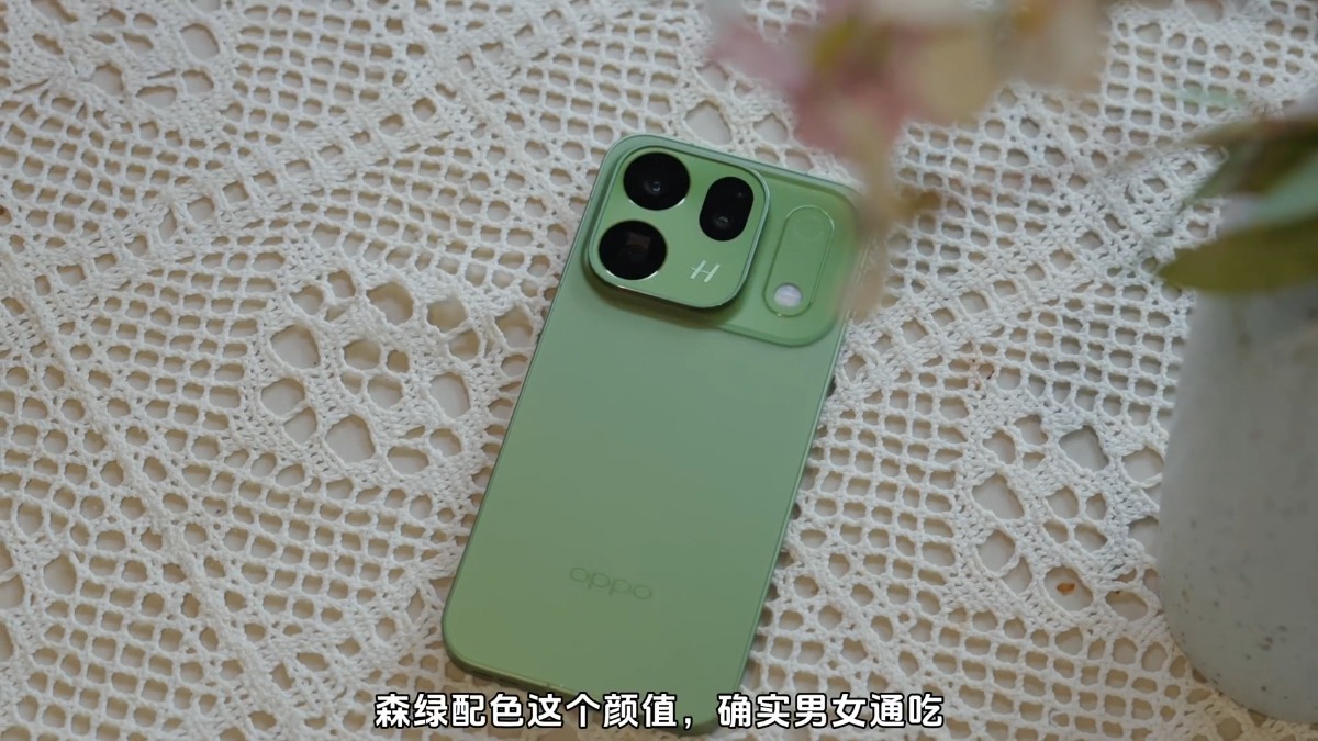 Cận cảnh OPPO Find X10 Pro Max xanh rừng cùng thiết kế đặc trưng của X10 series