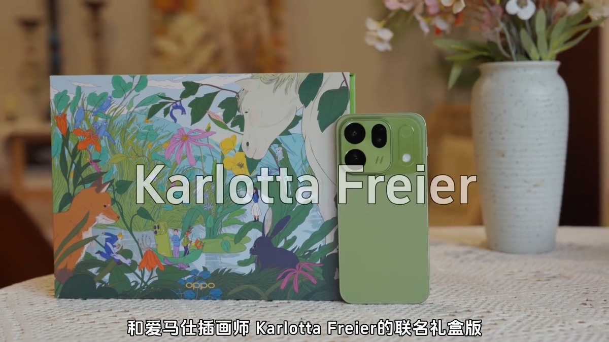 Cận cảnh OPPO Find X10 Pro Max xanh rừng phiên bản Karrlotta Freier