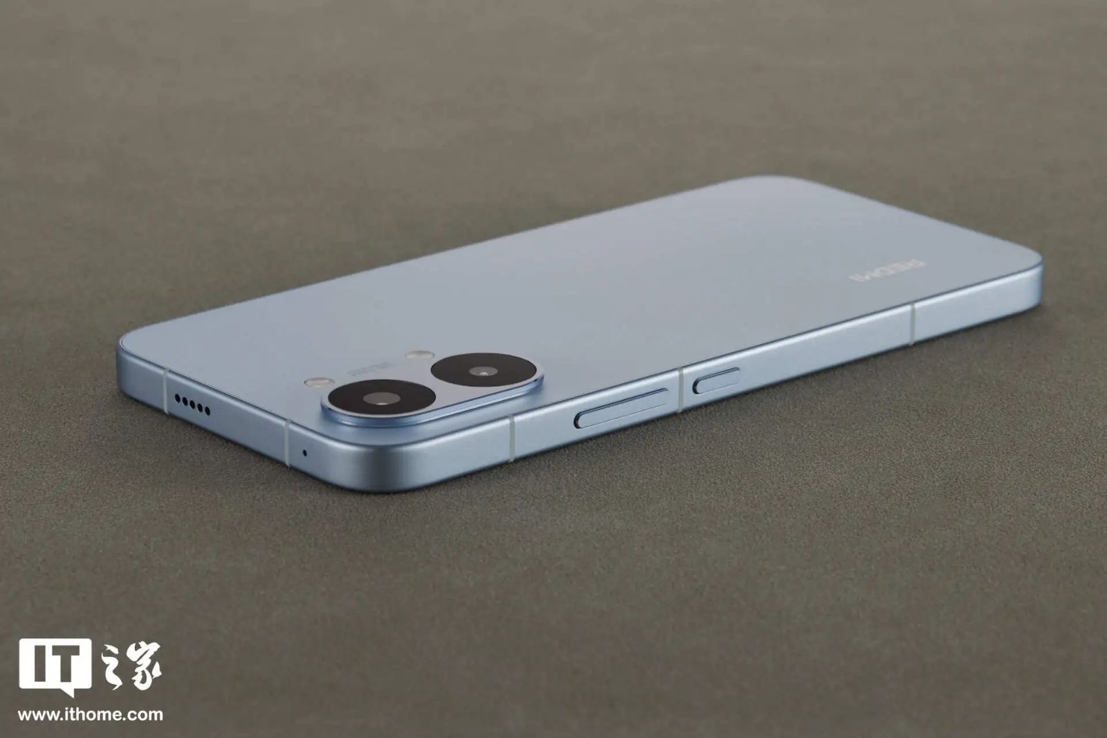 Cận cảnh Redmi Turbo 5 Max với con chip Dimensity 9500s