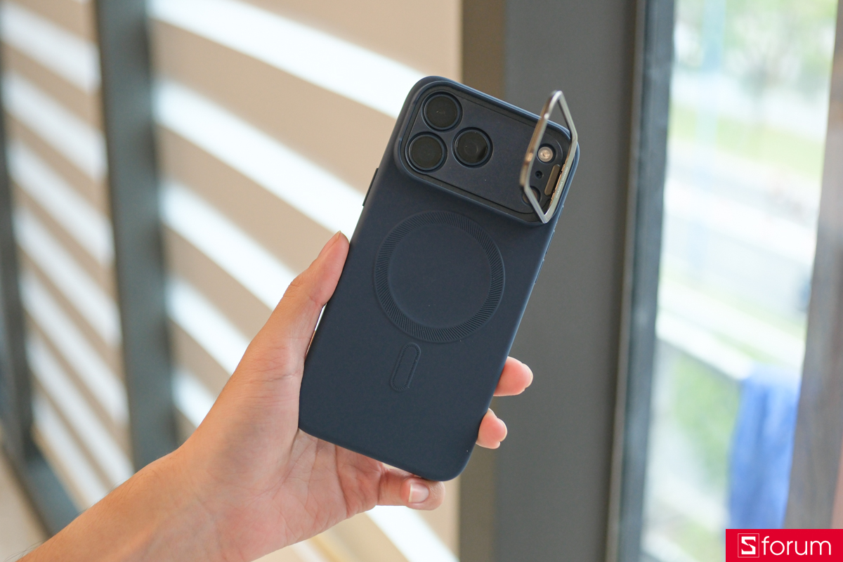 Trên tay ốp lưng ESR iPhone 17 series và iPhone Air dòng Cloud với chân chống Stash Stand