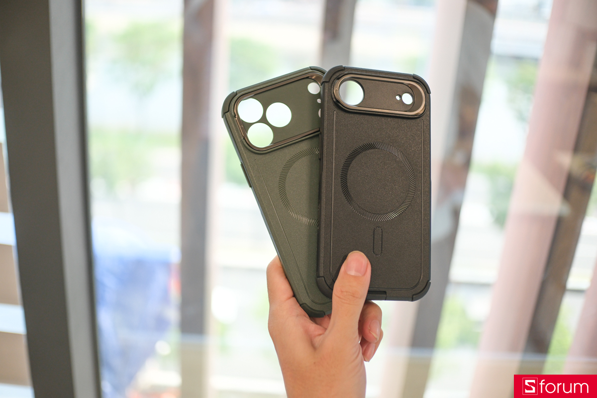 Trên tay ốp lưng ESR iPhone 17 series và iPhone Air dòng Cyber với mặt lưng hỗ trợ sạc MageSafe