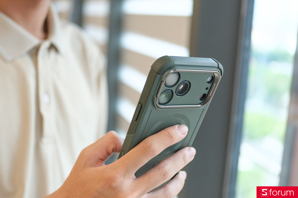 Trên tay ốp lưng ESR iPhone 17 series và iPhone Air dòng Cyber mang lại cảm giác cầm nắm hiện đại hơn