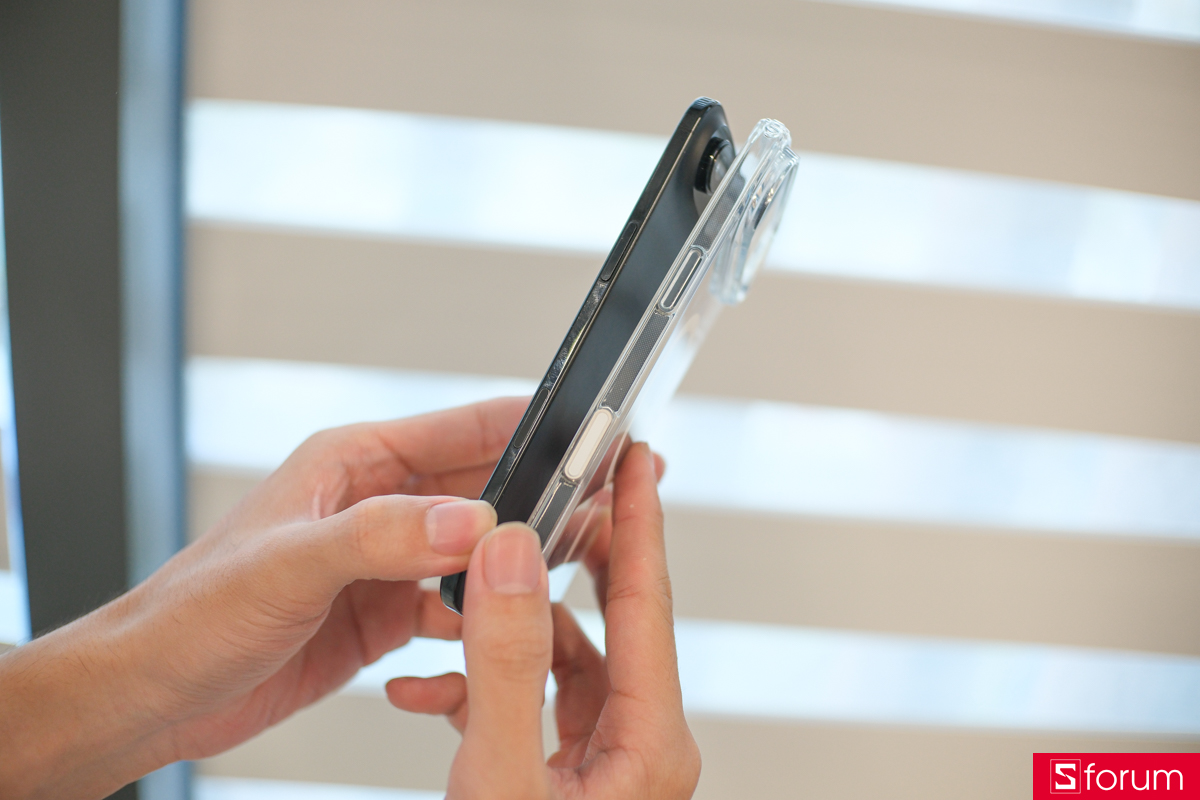 Trên tay ốp lưng ESR iPhone 17 series và iPhone Air dòng Classic với các góc chống sốc Air Guard