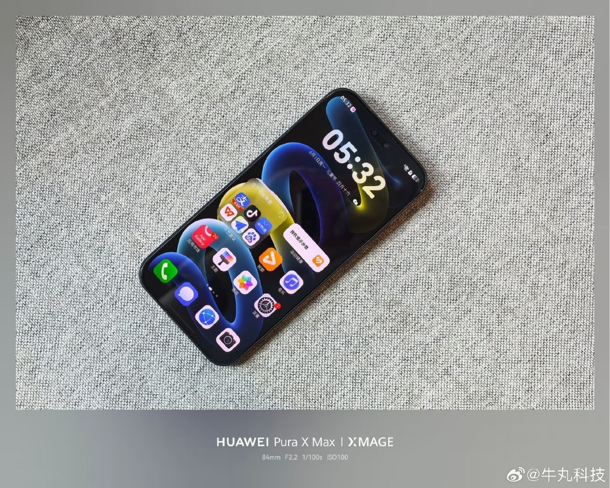 Cận cảnh Nova 16 Ultra với hệ điều hành HarmonyOS