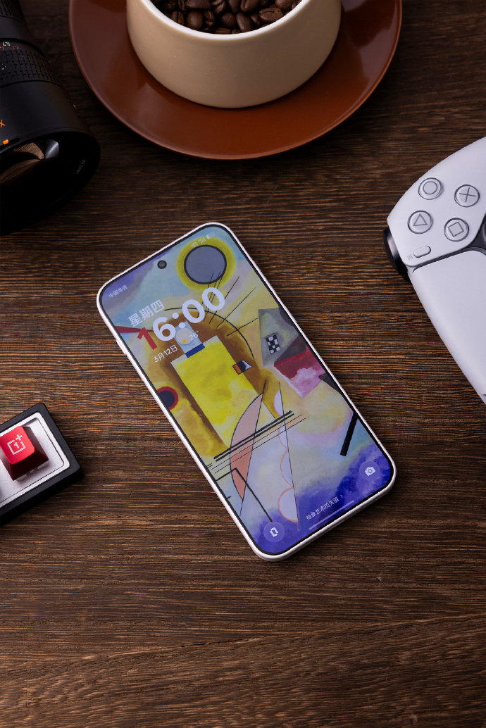 Cận cảnh OnePlus 15T về màn hình