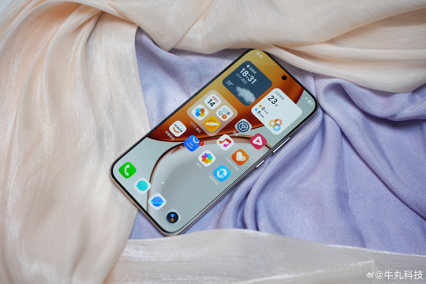 Cận cảnh HONOR X80 Pro Max: Màn hình mỏng đều 4 cạnh