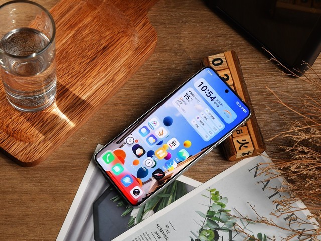 Cận cảnh vivo X300 Ultra về màn hình