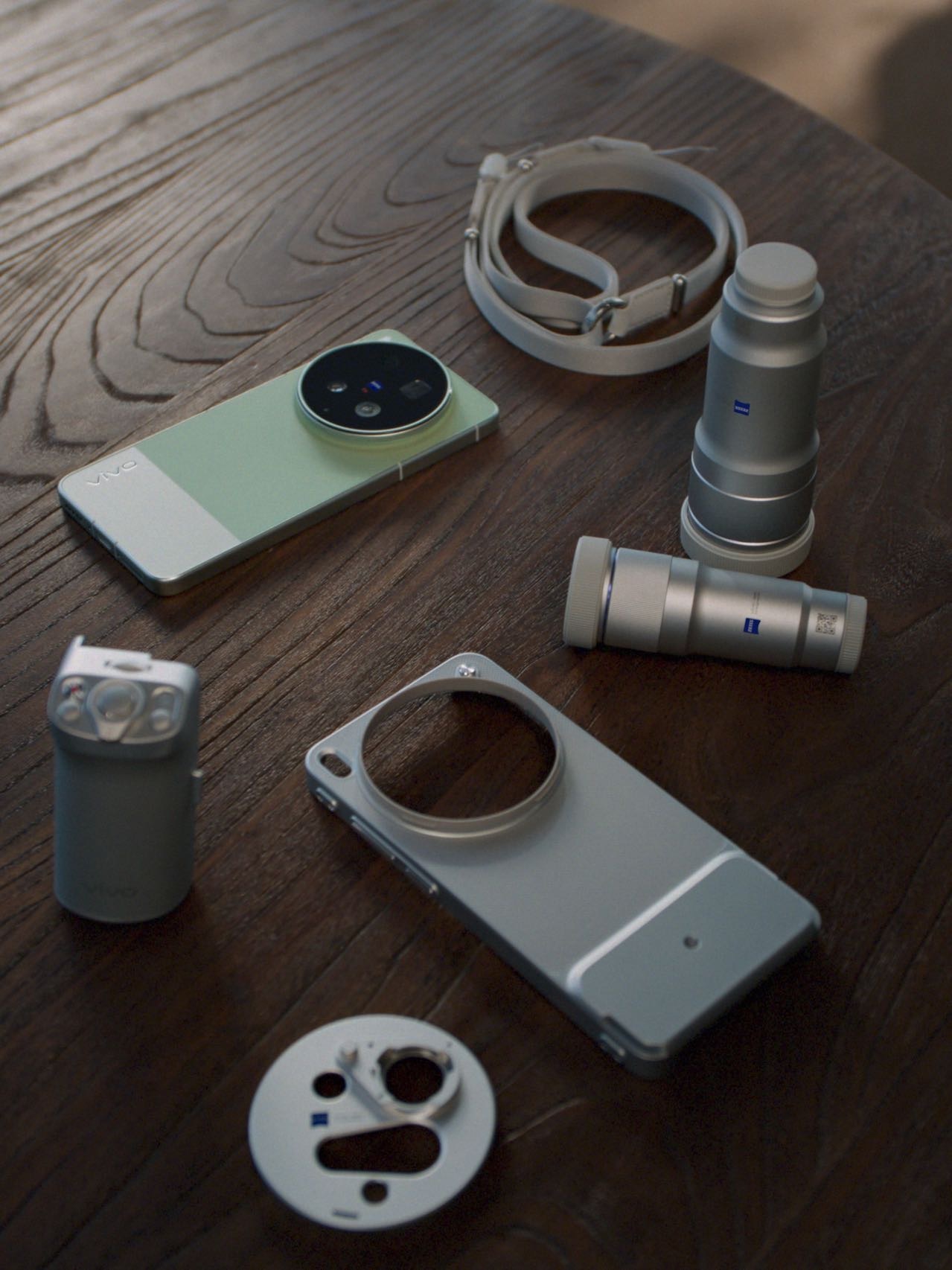 Cận cảnh vivo X300 Ultra về các ống lens hỗ trợ chụp ảnh tốt hơn