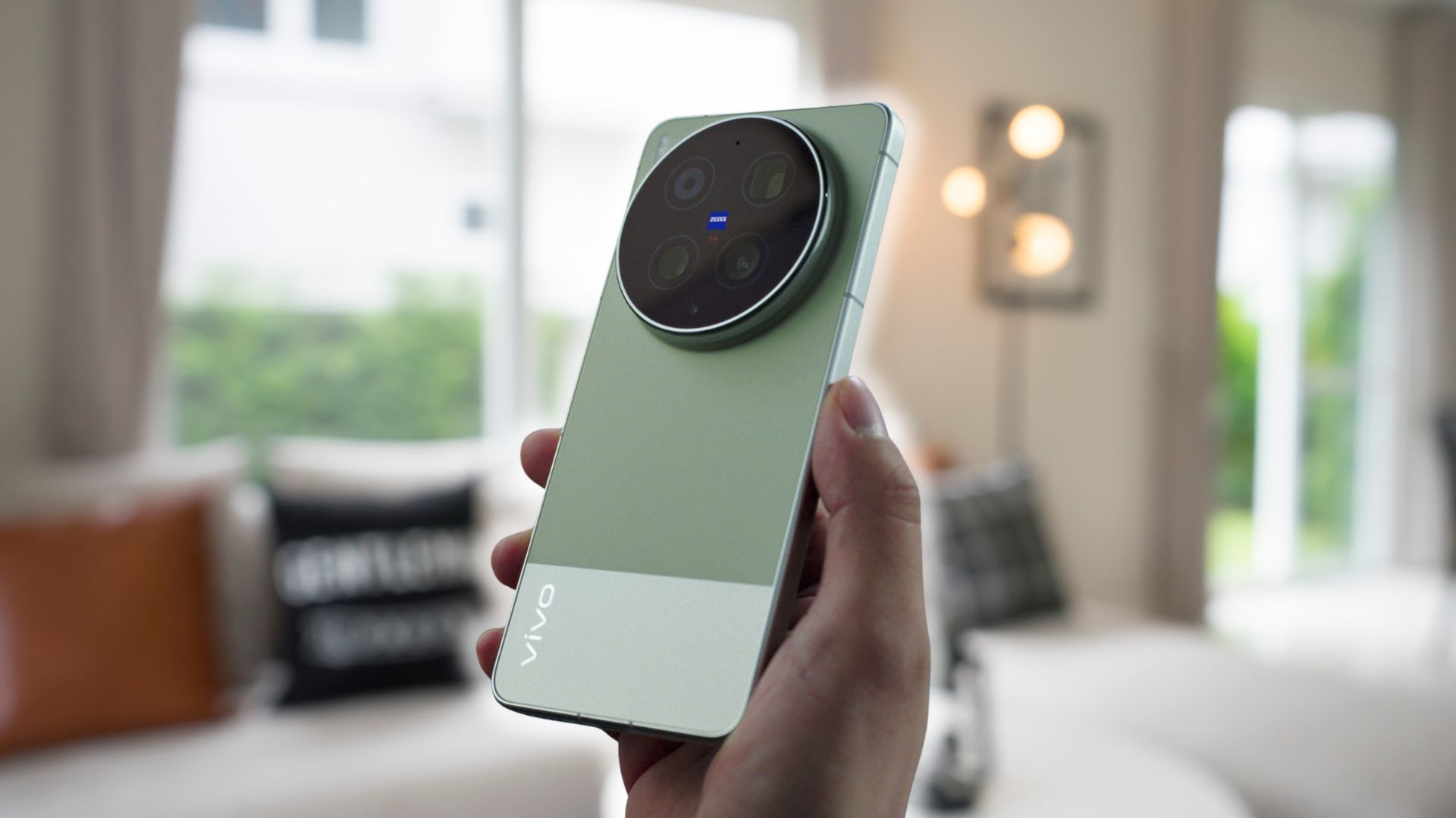 Cận cảnh vivo X300 Ultra: Đỉnh cao nhiếp ảnh, camera tele 200MP, hỗ trợ ống kính rời, giá từ 26.7 triệu