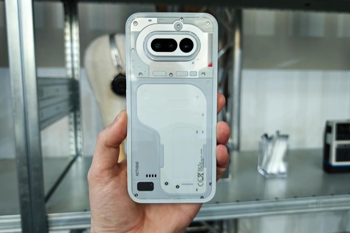 Cận cảnh Nothing Phone 4a về thiết kế