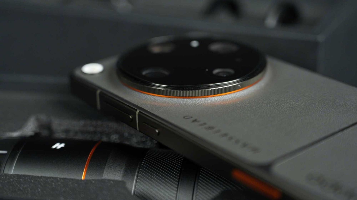 Cận cảnh OPPO Find X9 Ultra với cảm biến chính 200MP, kích thước cảm biến 1 inch