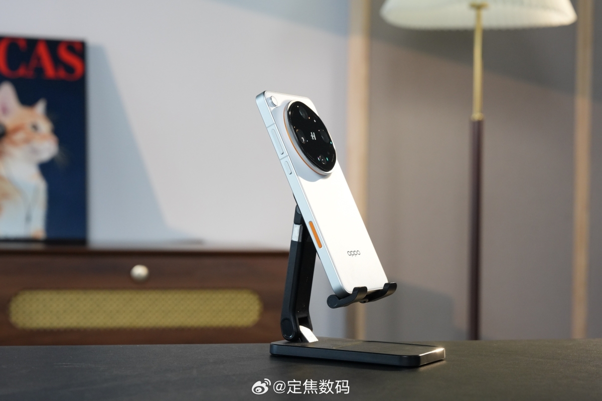 Cận cảnh OPPO Find X9 Ultra về công suất sạc