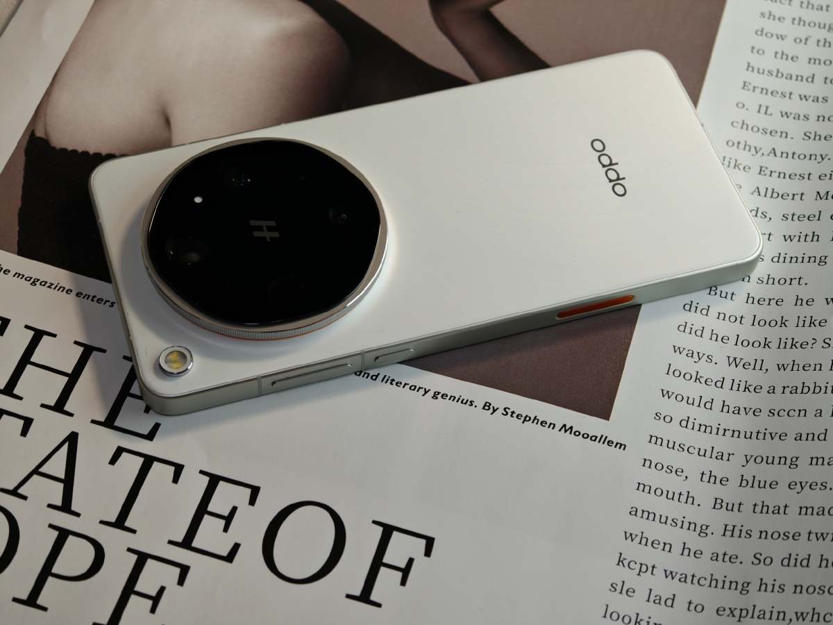 Cận cảnh OPPO Find X9 Ultra với độ hoàn thiện cao cấp