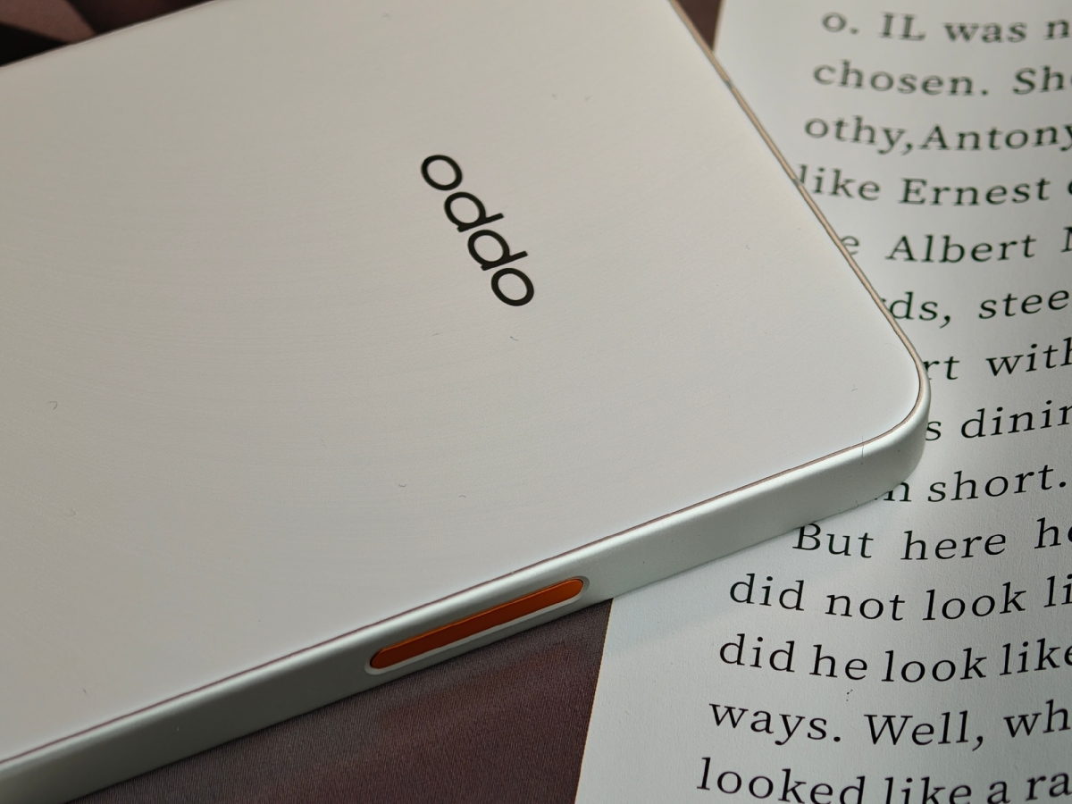 Cận cảnh OPPO Find X9 Ultra với ADN đặc trưng dòng Find X9 series