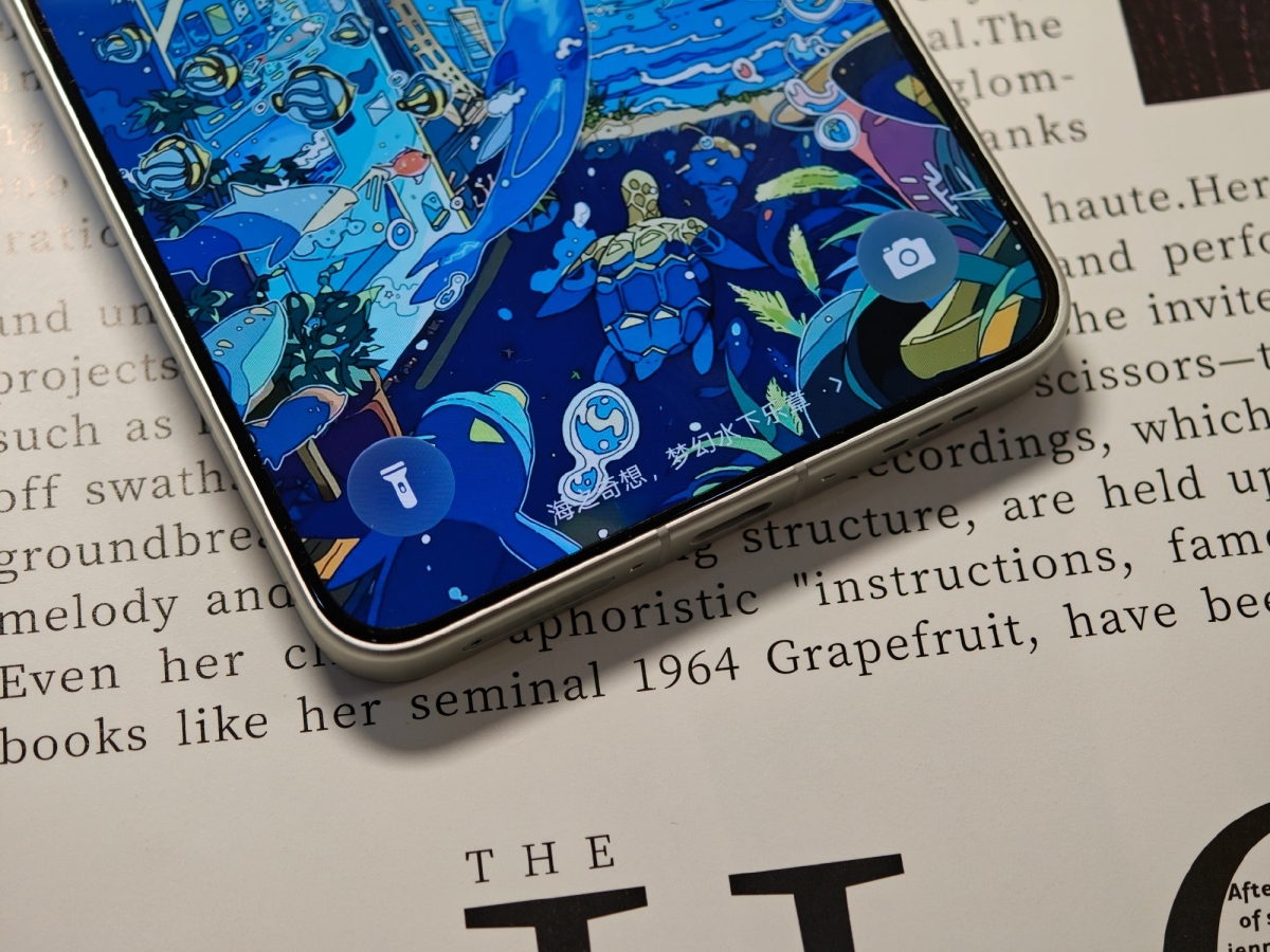 Cận cảnh OPPO Find X9 Ultra với viền màn hình siêu mỏng