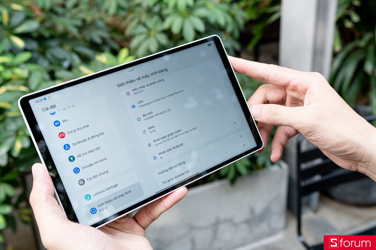 Trên tay Lenovo Legion Tab Gen 5 với vi xử lý Snapdragon 8 Elite Gen 5 mạnh mẽ