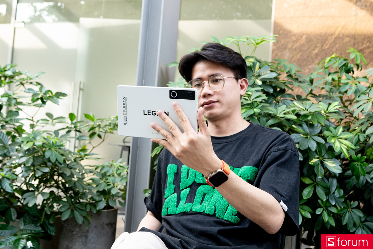 Trên tay Lenovo Legion Tab Gen 5 có camera selfie 8MP