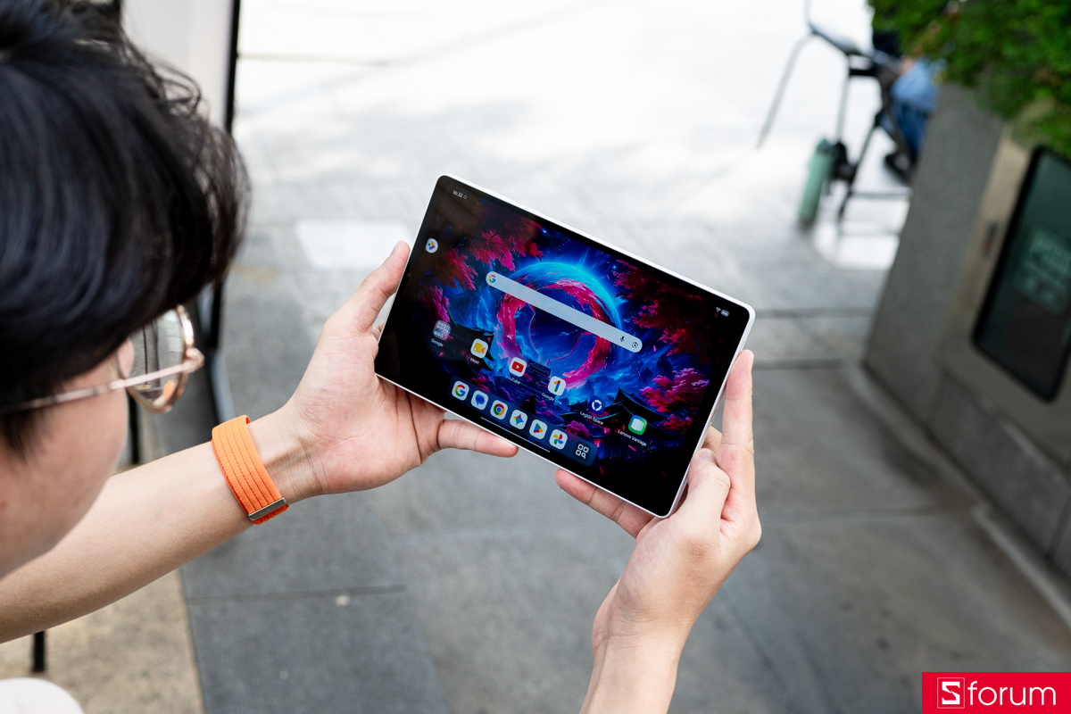 Trên tay Lenovo Legion Tab Gen 5 với tần số quét lên đến 165Hz