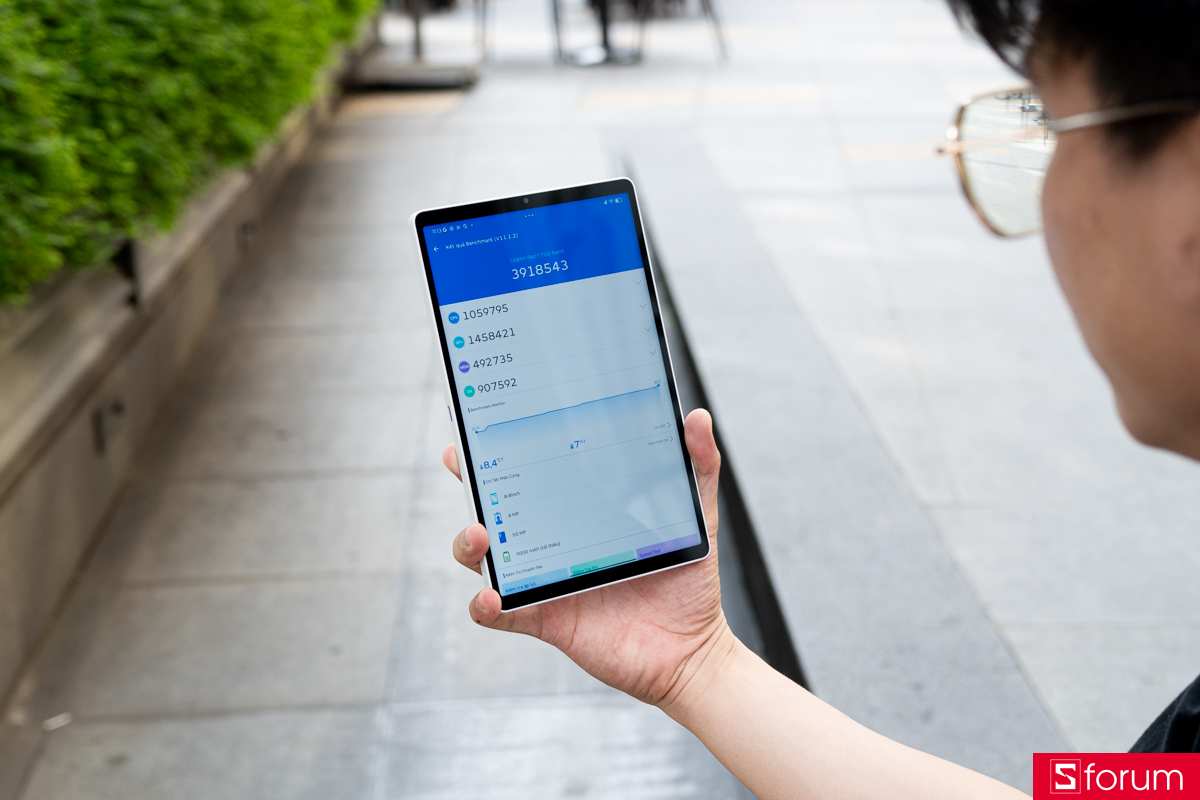 Trên tay Lenovo Legion Tab Gen 5 với hơn 3.9 triệu điểm Antutu
