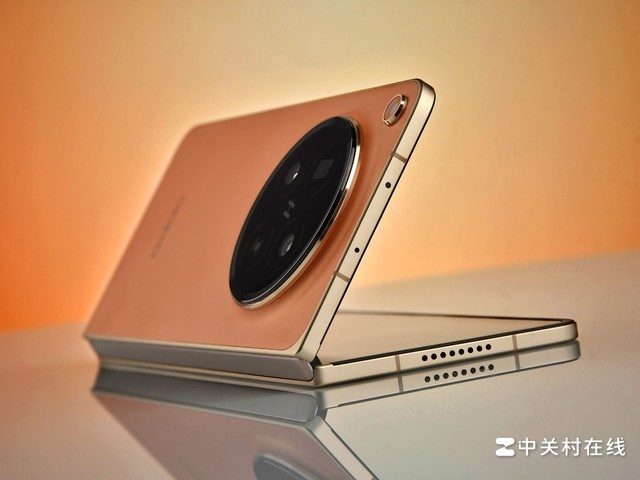 Cận cảnh OPPO Find N6